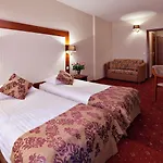 Anders Hotel