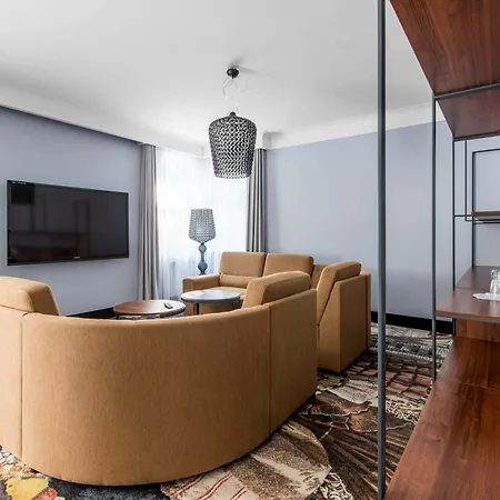Anders Hotel