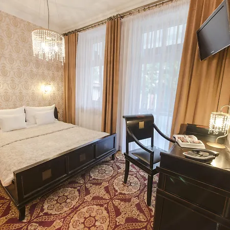 Anders Hotel