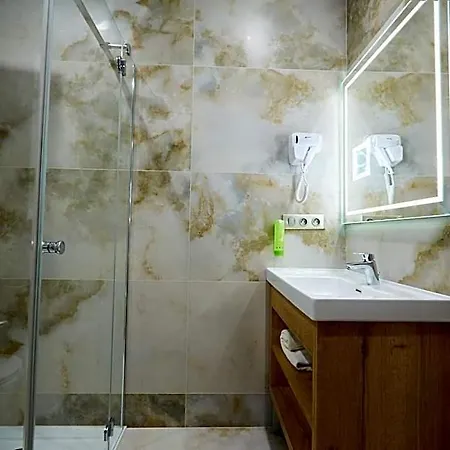 Anders Hotel 4*