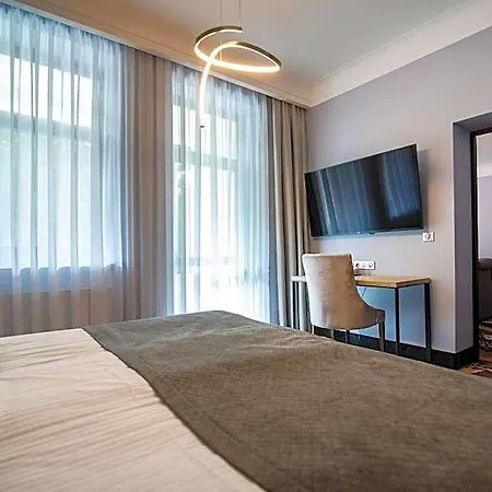 Anders Hotel